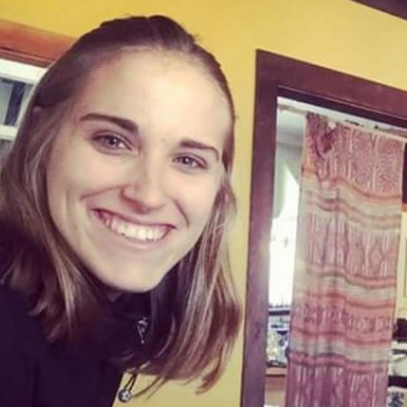 Meet your Posher, Sara - Picture 1 of 1